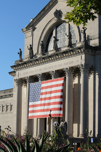 Photo from Unsplash. Pictured: St. Louis Art Museum
